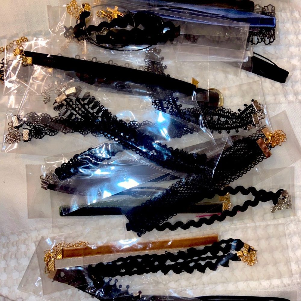 3 Chokers mystery bag!